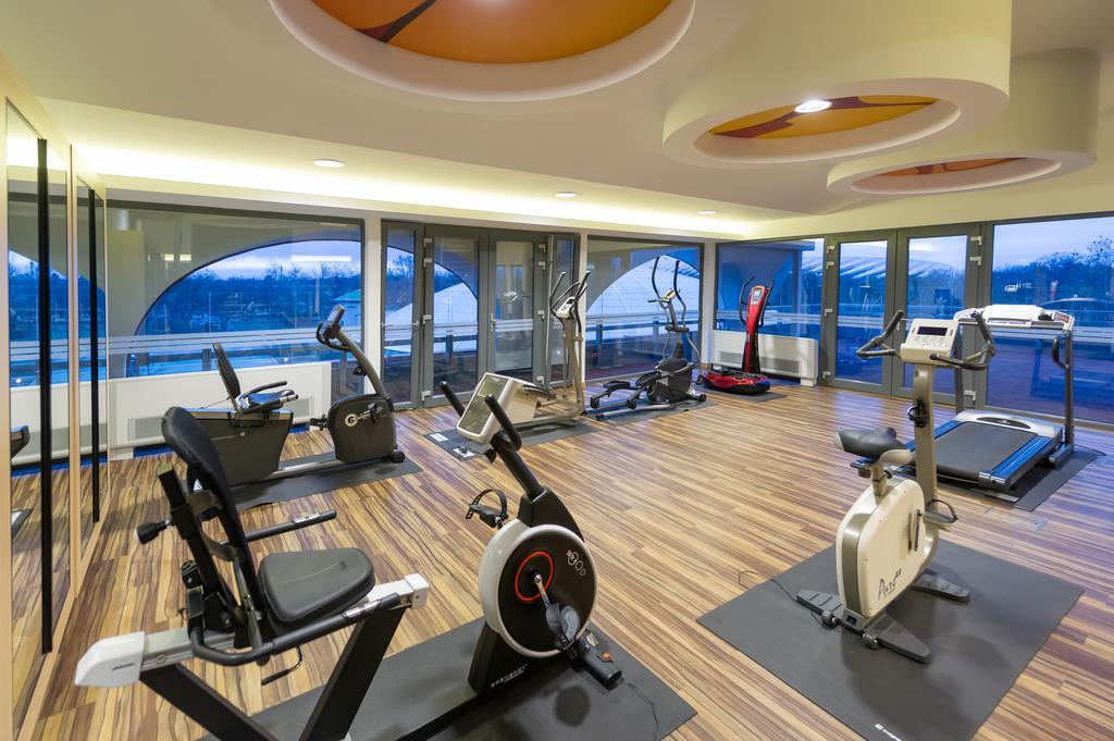 Aquaticum Debrecen Termal & Wellness Hotel Exterior photo