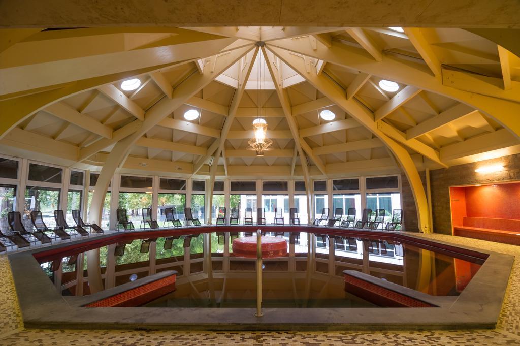 Aquaticum Debrecen Termal & Wellness Hotel Exterior photo