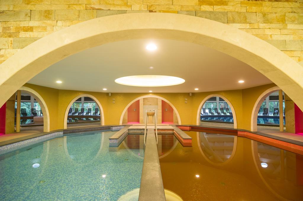Aquaticum Debrecen Termal & Wellness Hotel Exterior photo