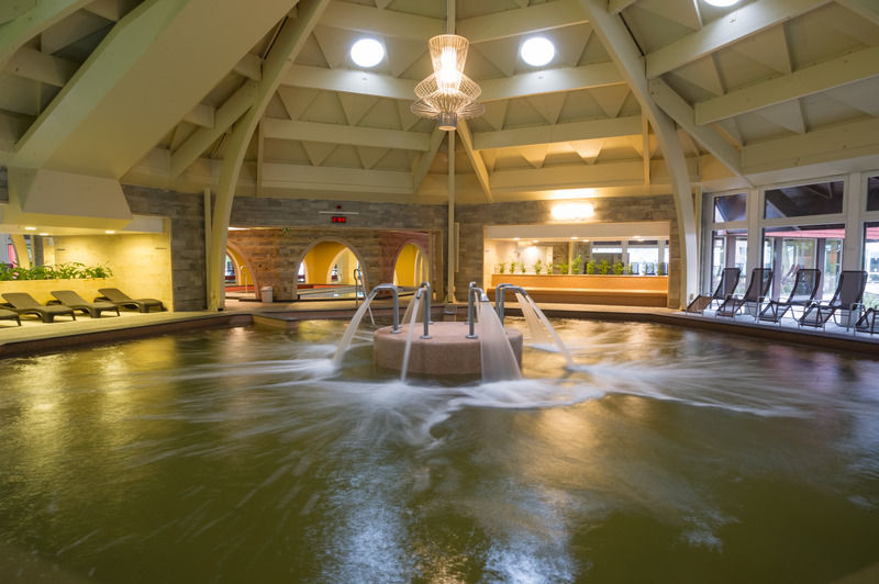 Aquaticum Debrecen Termal & Wellness Hotel Exterior photo