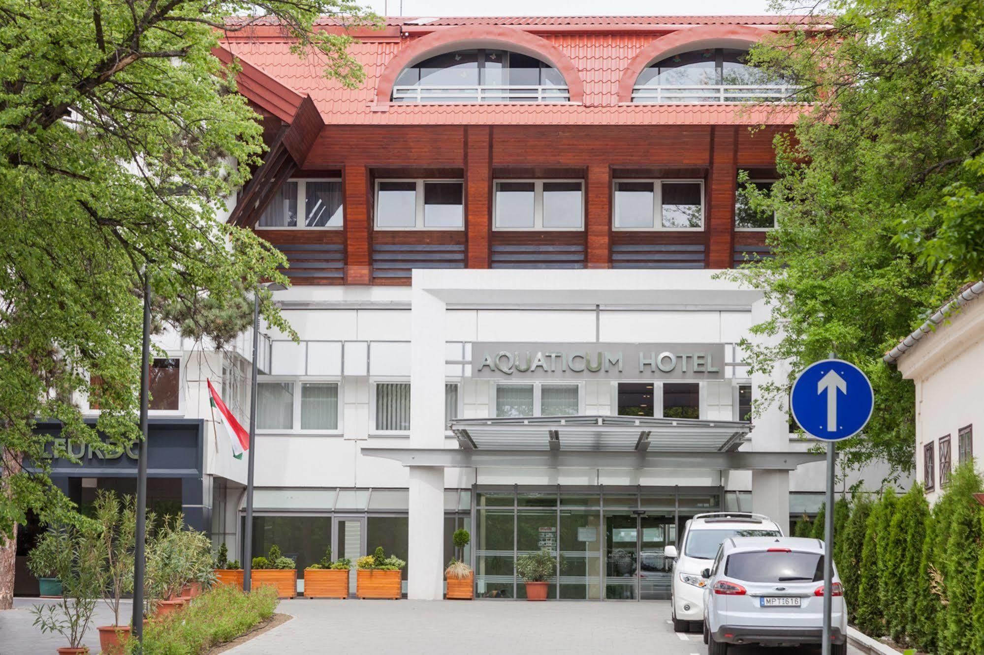 Aquaticum Debrecen Termal & Wellness Hotel Exterior photo